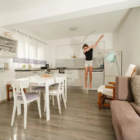 Apartman Charming Garden Kate Vodice