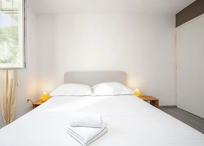 Charming Garden Kate Apartmán