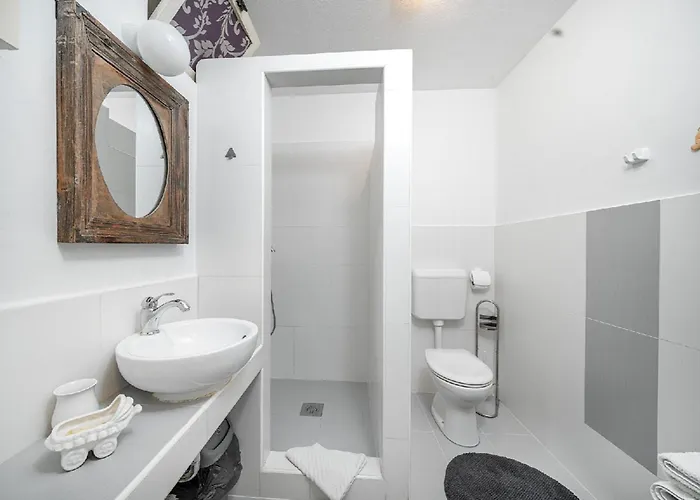 Charming Garden Kate Apartmán